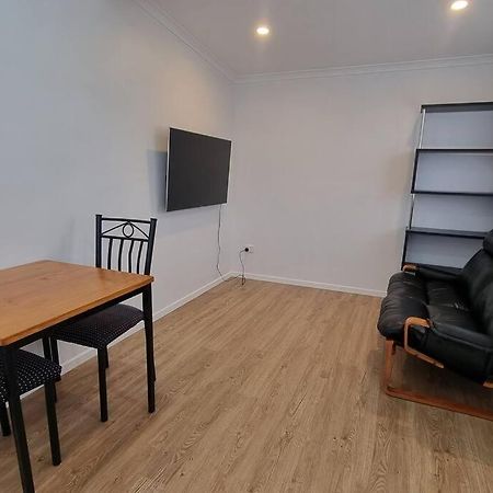 Modern 1 Bedroom Studio Free Parking Close To Cbd Burnie Εξωτερικό φωτογραφία