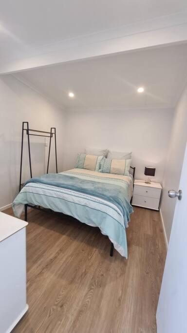 Modern 1 Bedroom Studio Free Parking Close To Cbd Burnie Εξωτερικό φωτογραφία