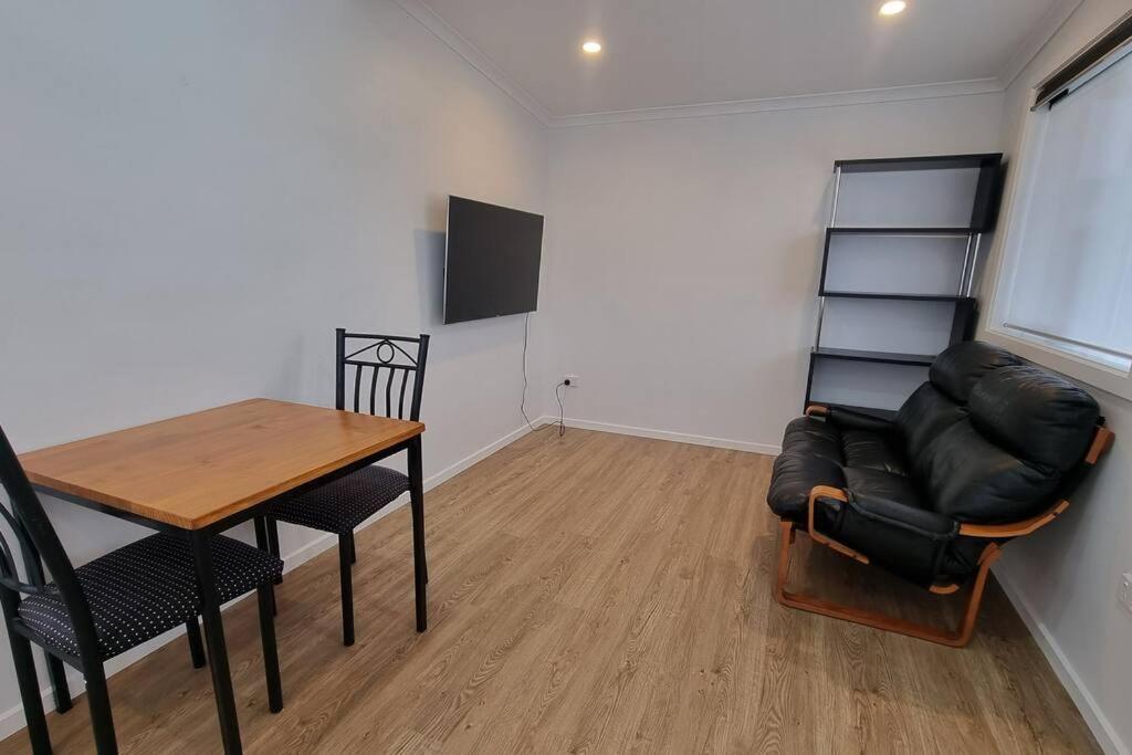 Modern 1 Bedroom Studio Free Parking Close To Cbd Burnie Εξωτερικό φωτογραφία